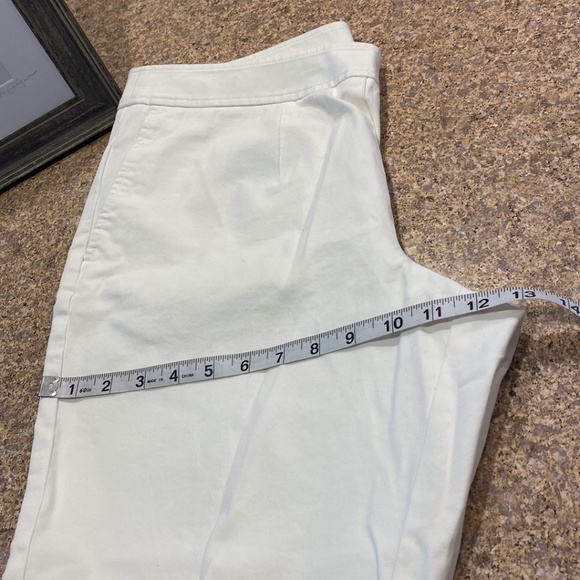 L.L. Bean Classic Fit White Pants 12 Petite -Just Reduced - Picture 16 of 17